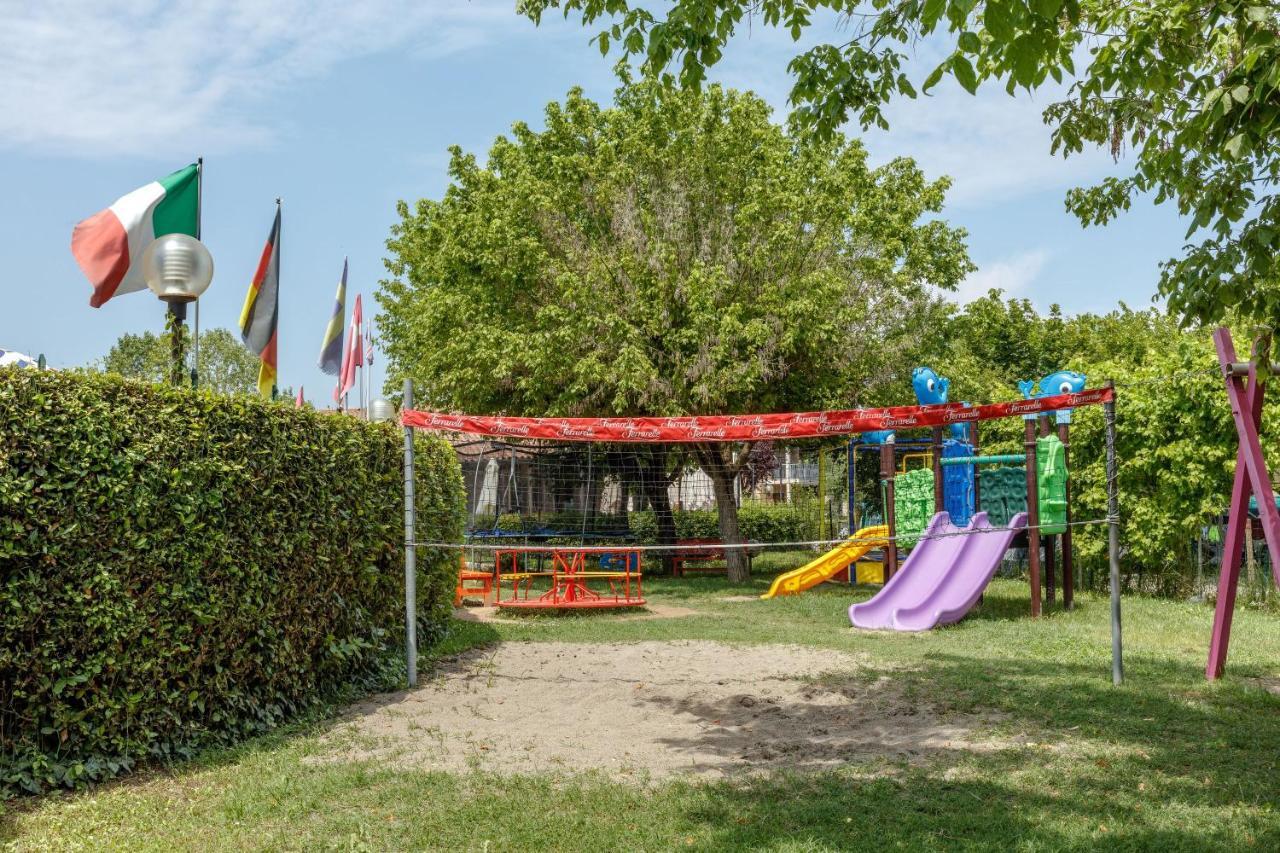Residence Villaggio Tiglio Sirmione Esterno foto