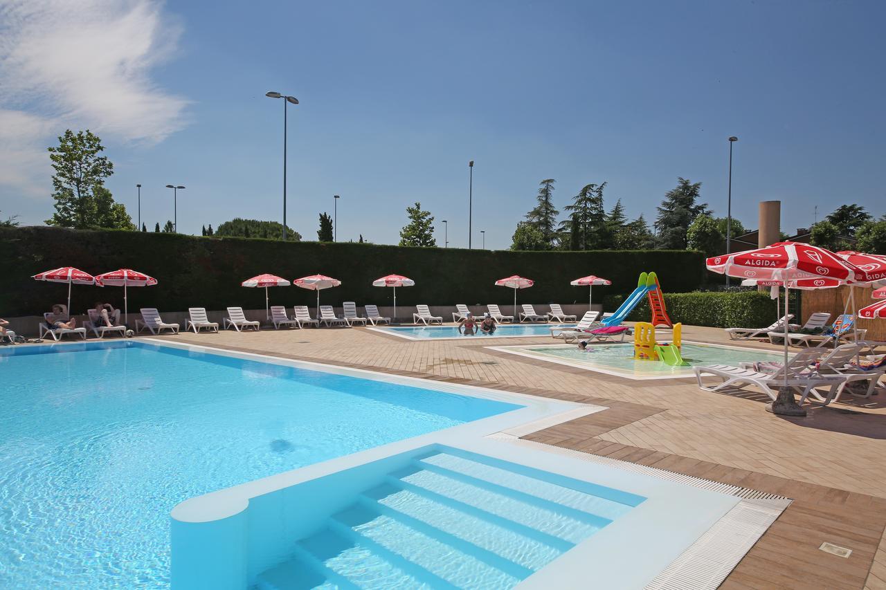 Residence Villaggio Tiglio Sirmione Esterno foto
