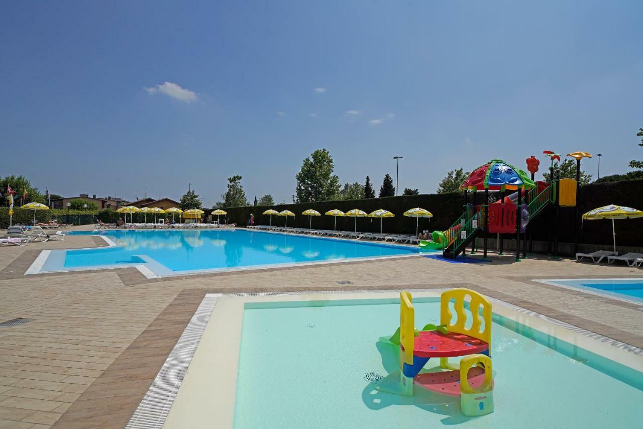 Residence Villaggio Tiglio Sirmione Esterno foto